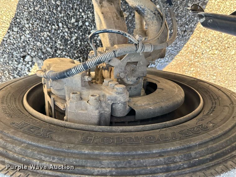 image for item EG2552 2019 Chevrolet Silverado 5500HD Crew Cab flatbed truck