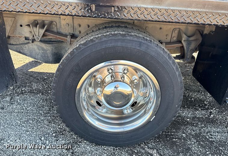 image for item EG2552 2019 Chevrolet Silverado 5500HD Crew Cab flatbed truck