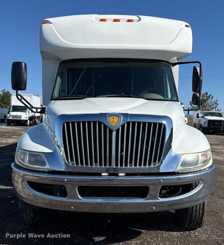 image for item EG2553 2013 IC BUS shuttle bus