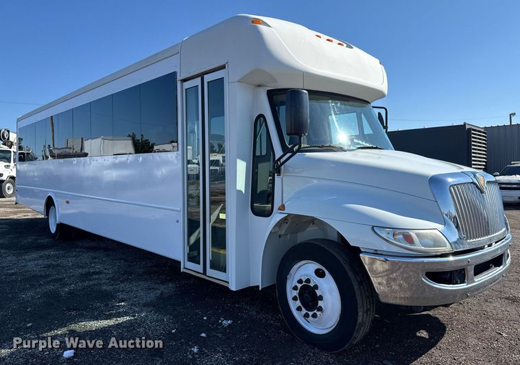 image for item EG2553 2013 IC BUS shuttle bus