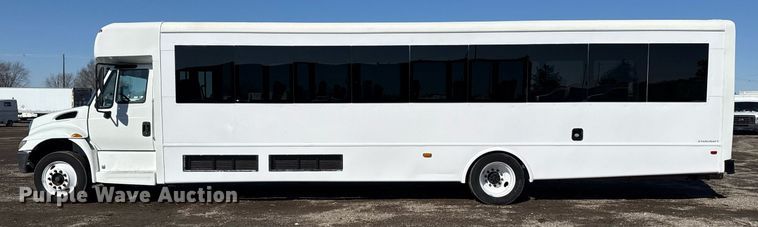 image for item EG2553 2013 IC BUS shuttle bus