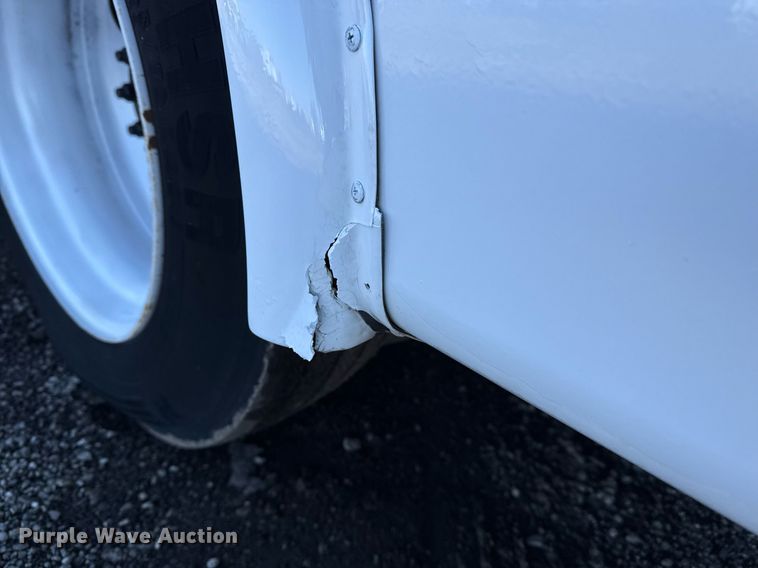 image for item EG2553 2013 IC BUS shuttle bus