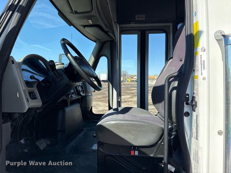 image for item EG2553 2013 IC BUS shuttle bus