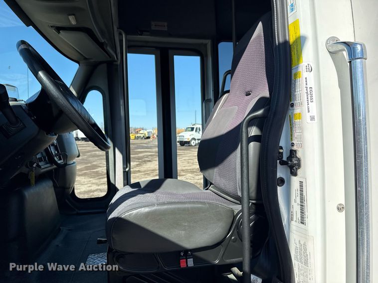 image for item EG2553 2013 IC BUS shuttle bus