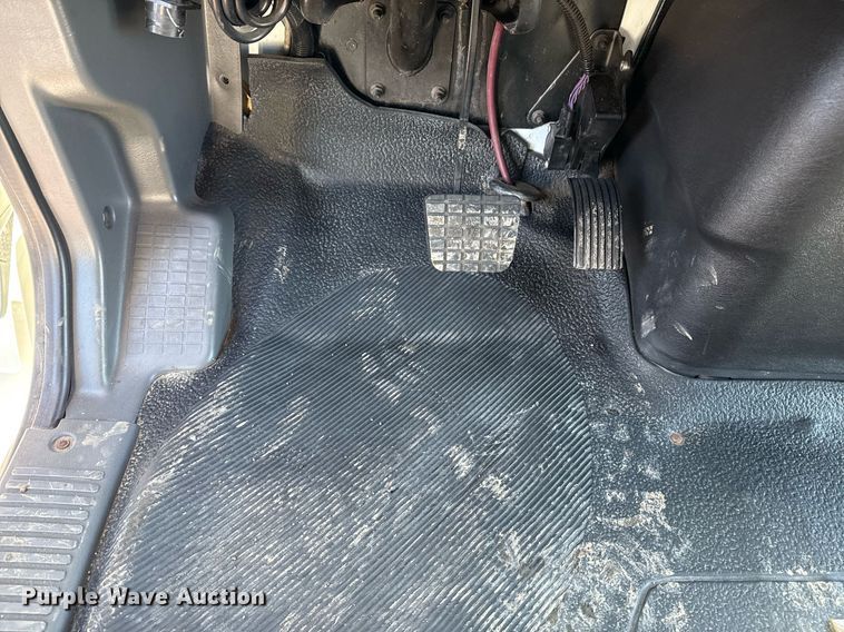 image for item EG2553 2013 IC BUS shuttle bus