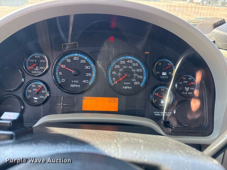 image for item EG2553 2013 IC BUS shuttle bus