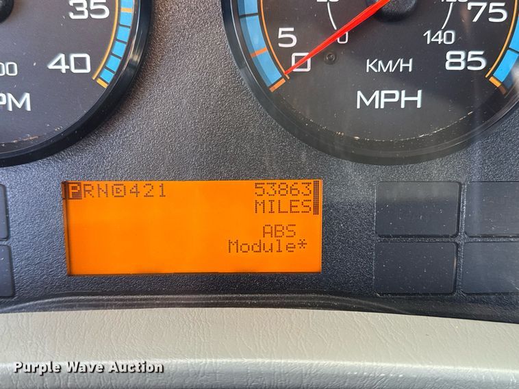 image for item EG2553 2013 IC BUS shuttle bus