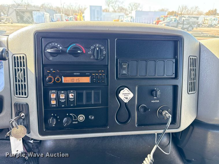 image for item EG2553 2013 IC BUS shuttle bus