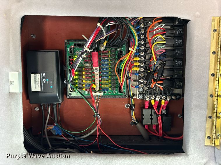 image for item EG2553 2013 IC BUS shuttle bus