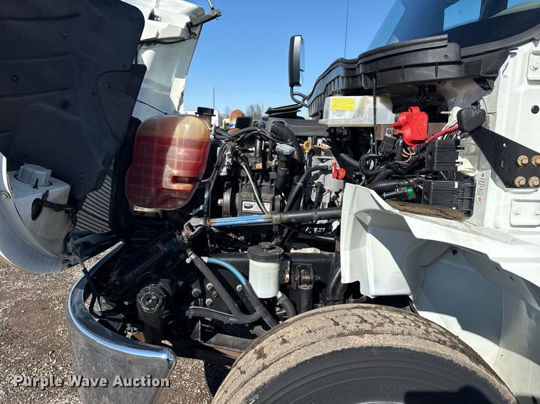 image for item EG2553 2013 IC BUS shuttle bus