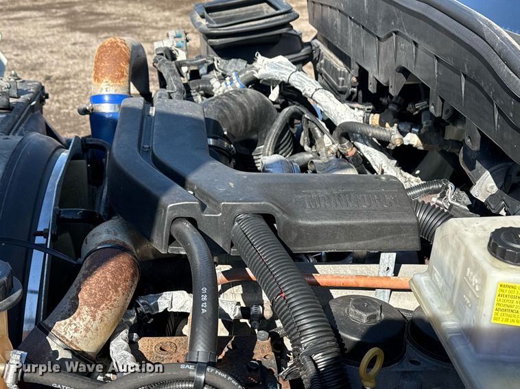 image for item EG2553 2013 IC BUS shuttle bus