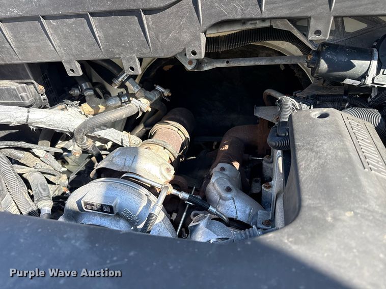 image for item EG2553 2013 IC BUS shuttle bus