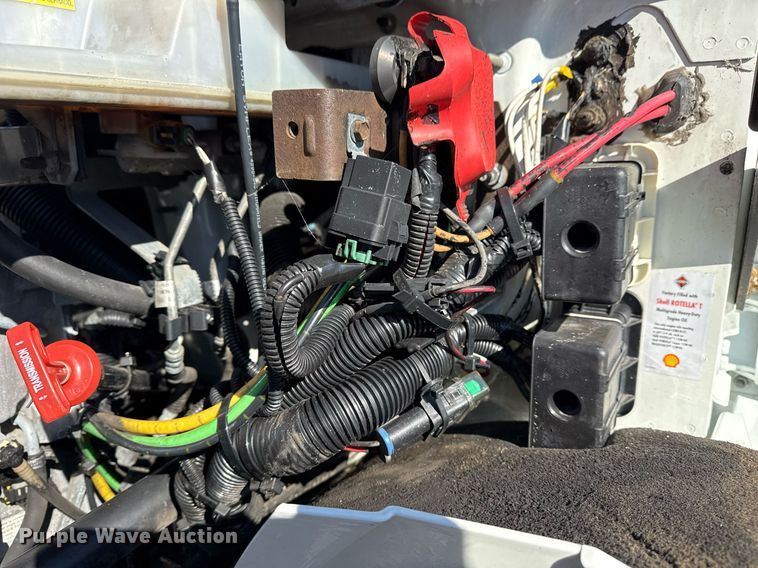 image for item EG2553 2013 IC BUS shuttle bus