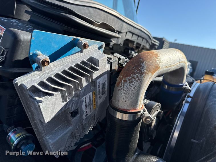 image for item EG2553 2013 IC BUS shuttle bus