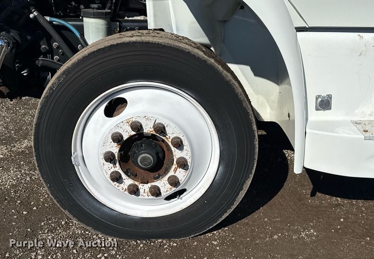 image for item EG2553 2013 IC BUS shuttle bus