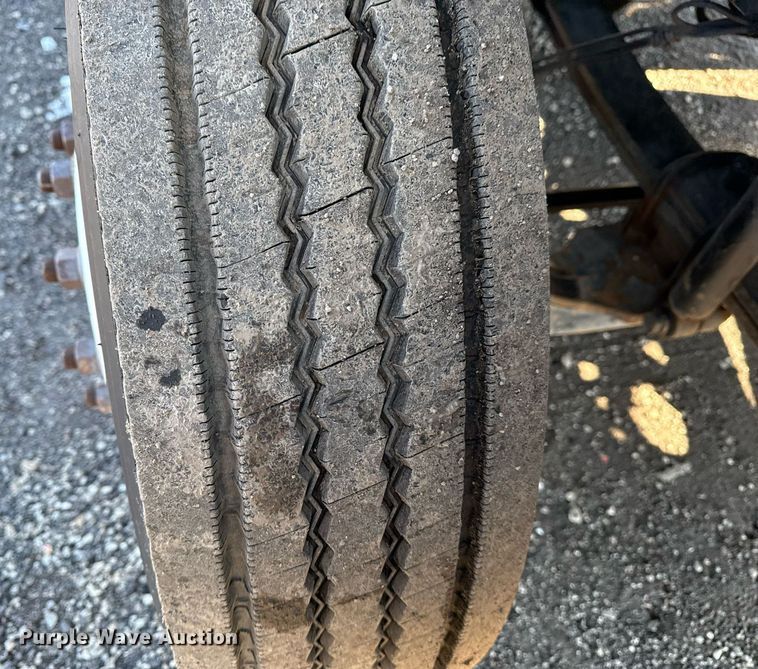 image for item EG2553 2013 IC BUS shuttle bus