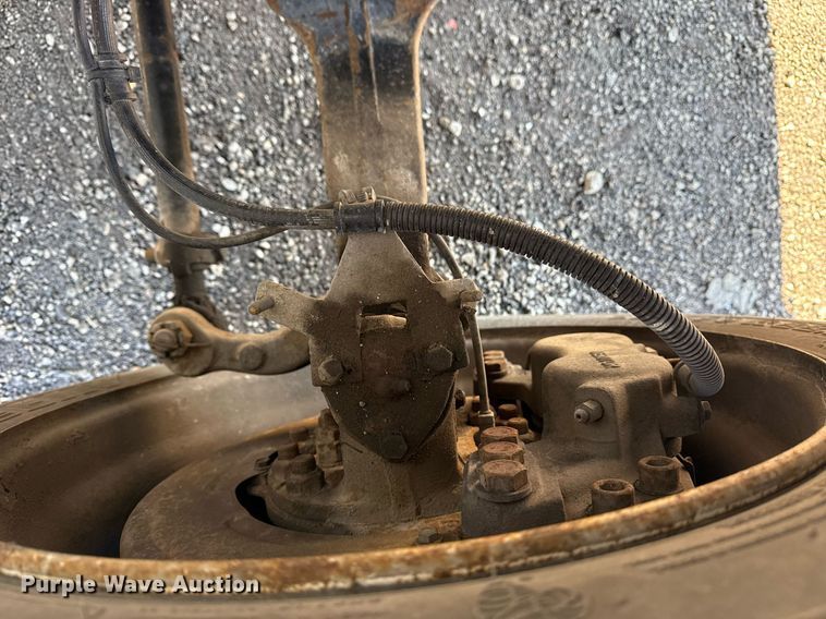 image for item EG2553 2013 IC BUS shuttle bus