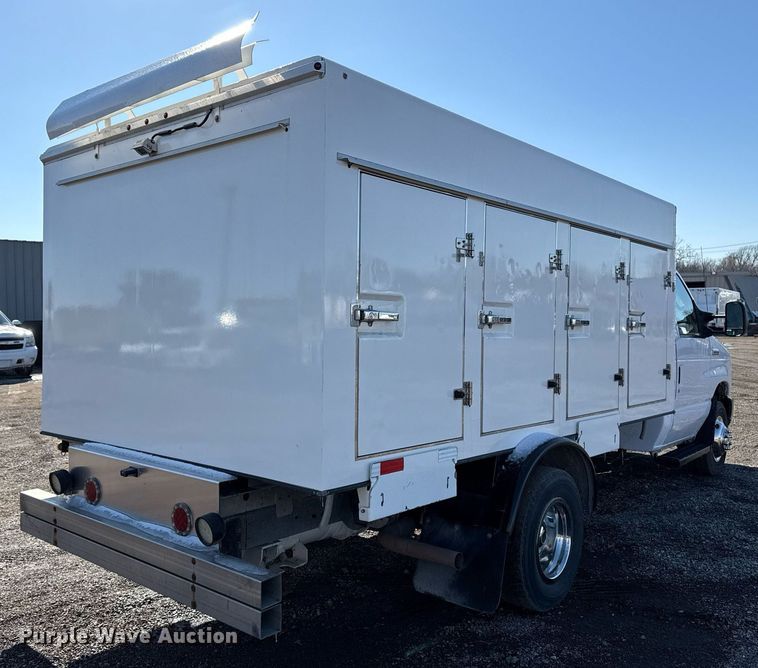 image for item EG2554 2017 Ford E450 Super Duty refrigerated truck