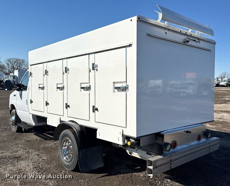 image for item EG2554 2017 Ford E450 Super Duty refrigerated truck