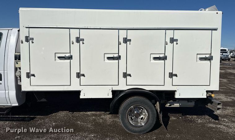 image for item EG2554 2017 Ford E450 Super Duty refrigerated truck