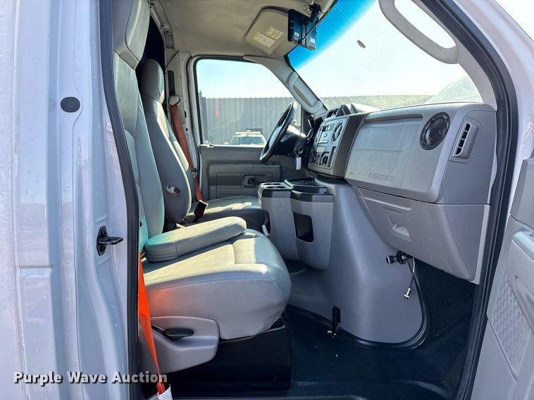 image for item EG2554 2017 Ford E450 Super Duty refrigerated truck