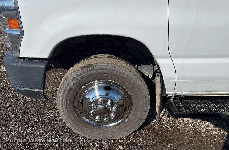 image for item EG2554 2017 Ford E450 Super Duty refrigerated truck