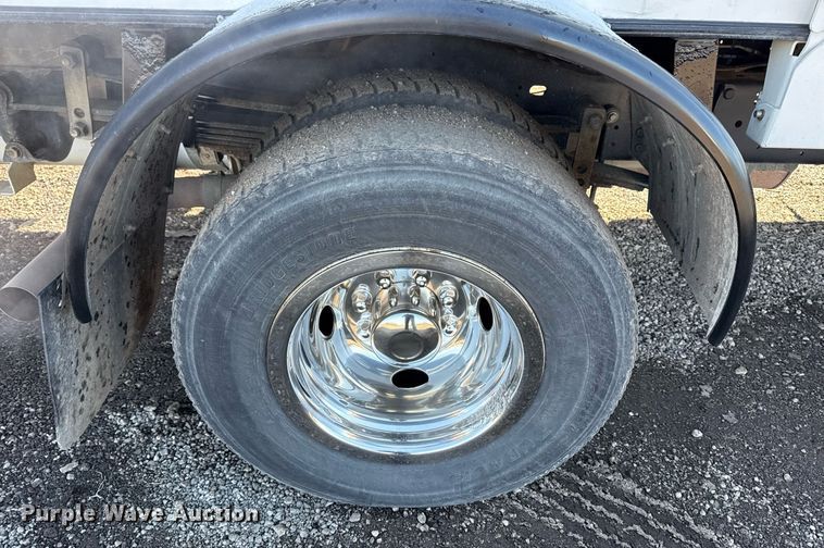 image for item EG2554 2017 Ford E450 Super Duty refrigerated truck