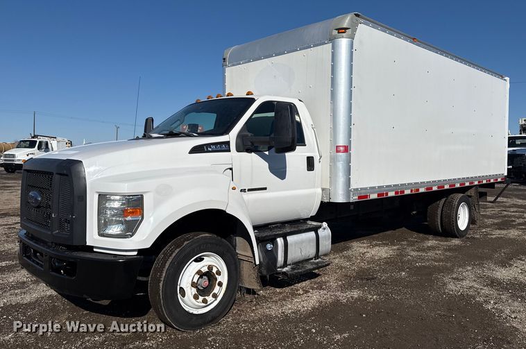 image for item EG2555 2016 Ford F650 Super Duty box truck