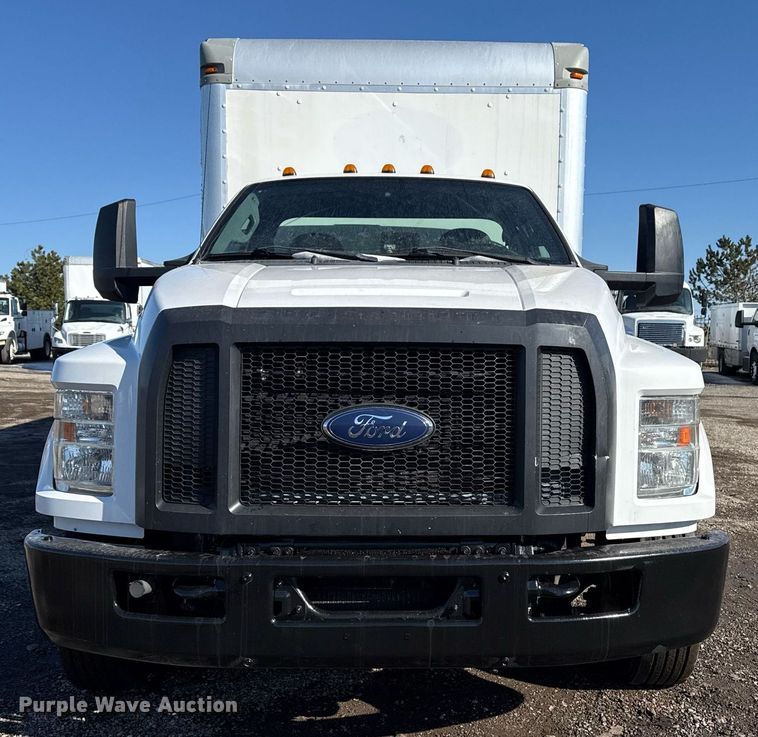 image for item EG2555 2016 Ford F650 Super Duty box truck