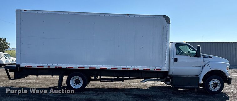 image for item EG2555 2016 Ford F650 Super Duty box truck
