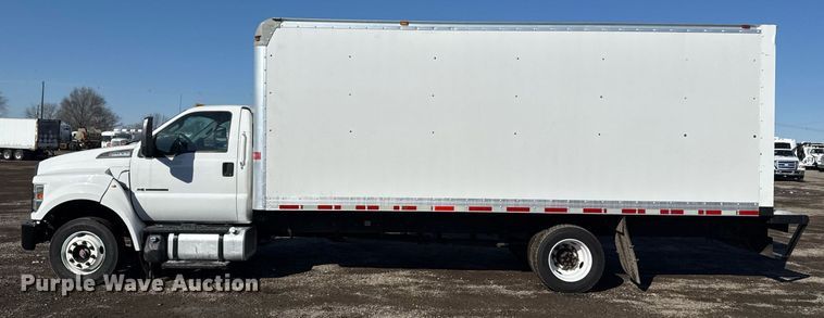 image for item EG2555 2016 Ford F650 Super Duty box truck