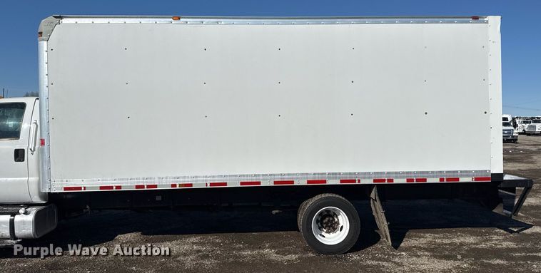 image for item EG2555 2016 Ford F650 Super Duty box truck