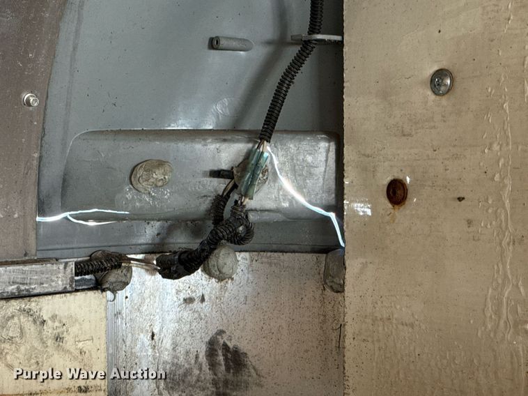 image for item EG2555 2016 Ford F650 Super Duty box truck