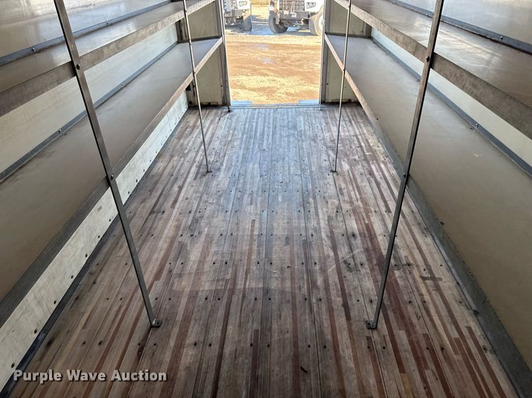 image for item EG2555 2016 Ford F650 Super Duty box truck