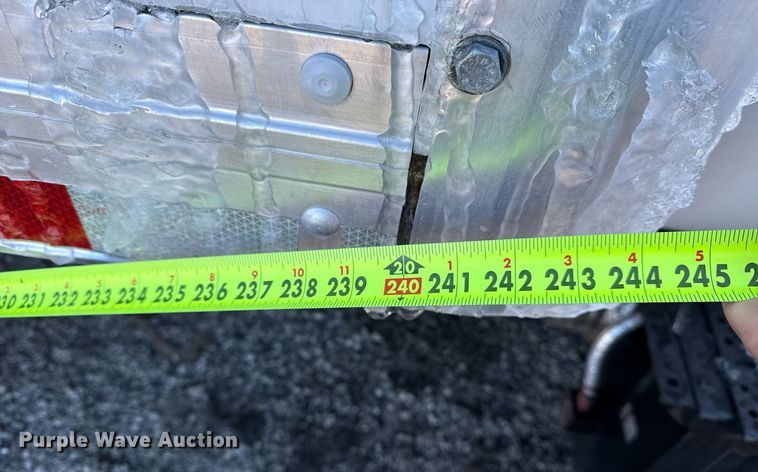 image for item EG2555 2016 Ford F650 Super Duty box truck