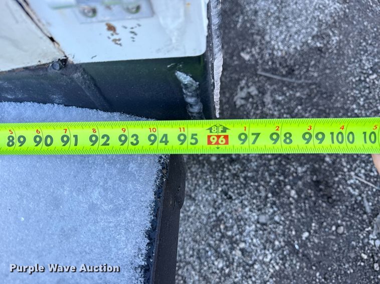 image for item EG2555 2016 Ford F650 Super Duty box truck