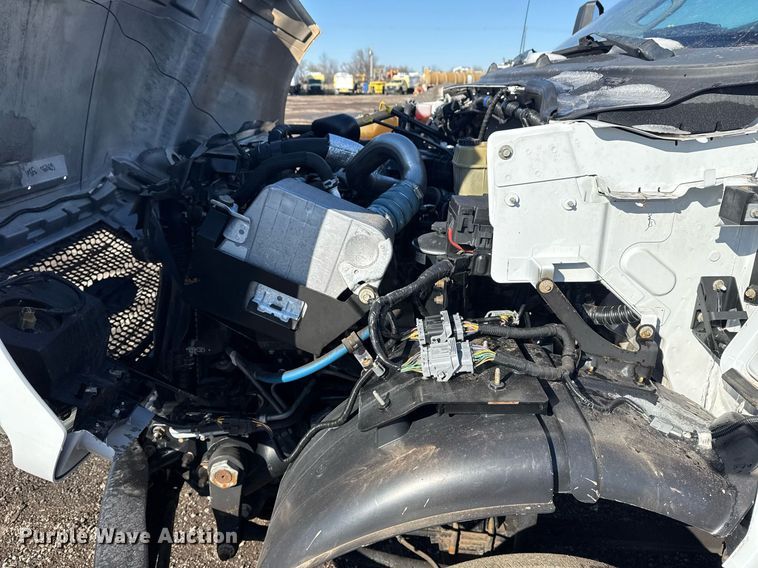 image for item EG2555 2016 Ford F650 Super Duty box truck