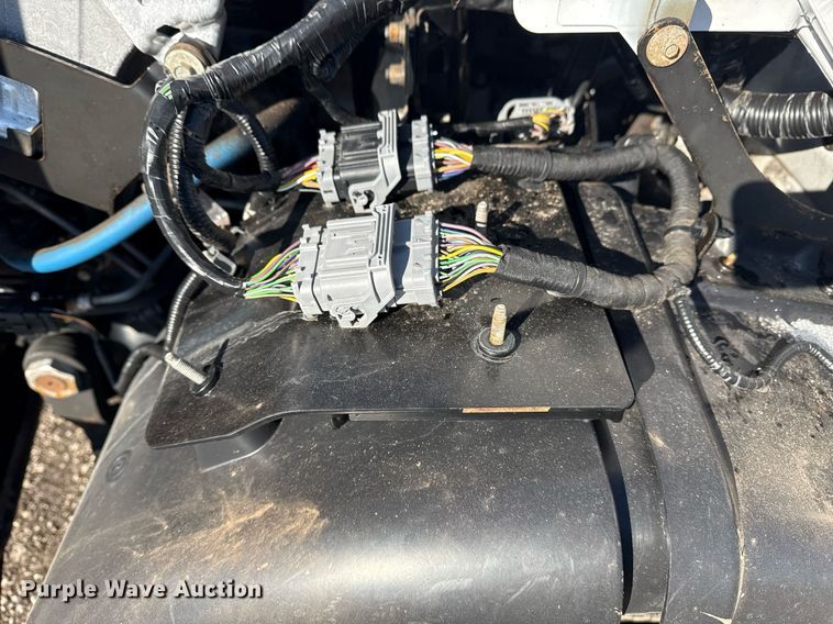 image for item EG2555 2016 Ford F650 Super Duty box truck