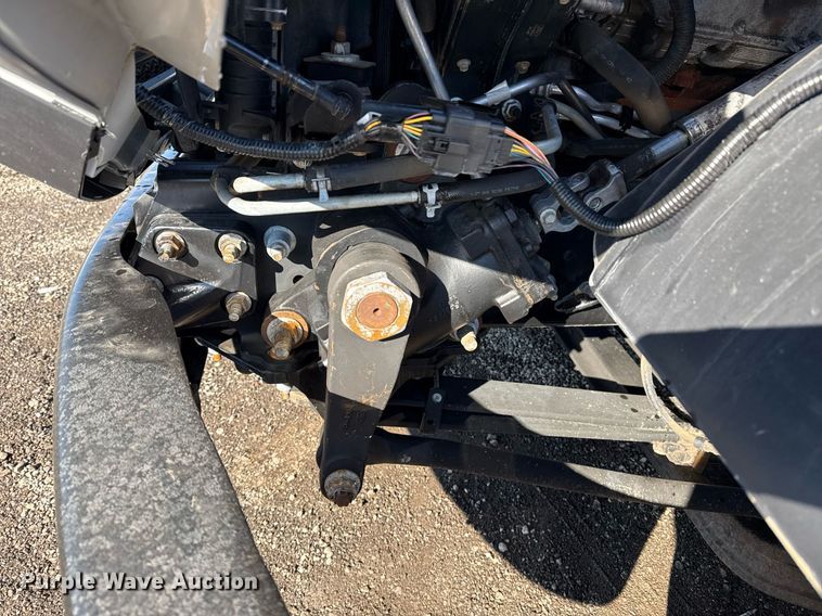 image for item EG2555 2016 Ford F650 Super Duty box truck