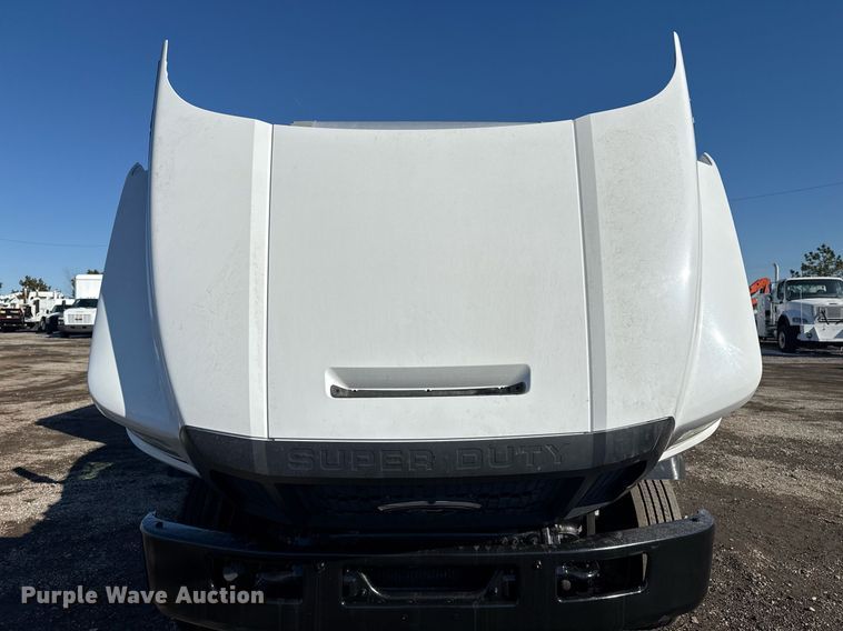 image for item EG2555 2016 Ford F650 Super Duty box truck