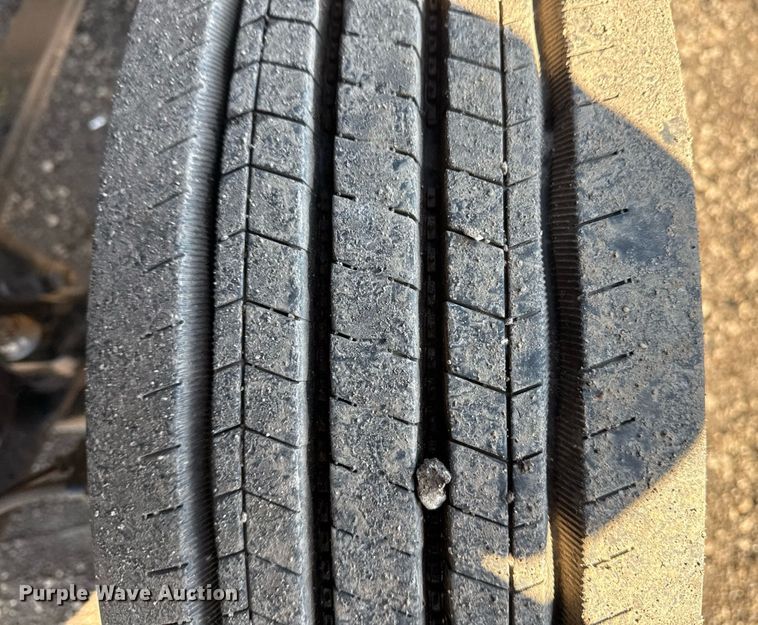 image for item EG2555 2016 Ford F650 Super Duty box truck