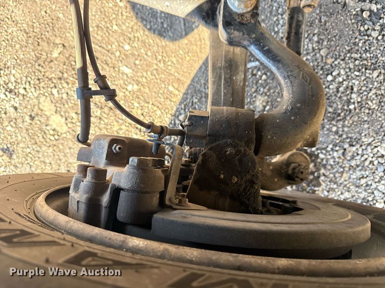 image for item EG2555 2016 Ford F650 Super Duty box truck