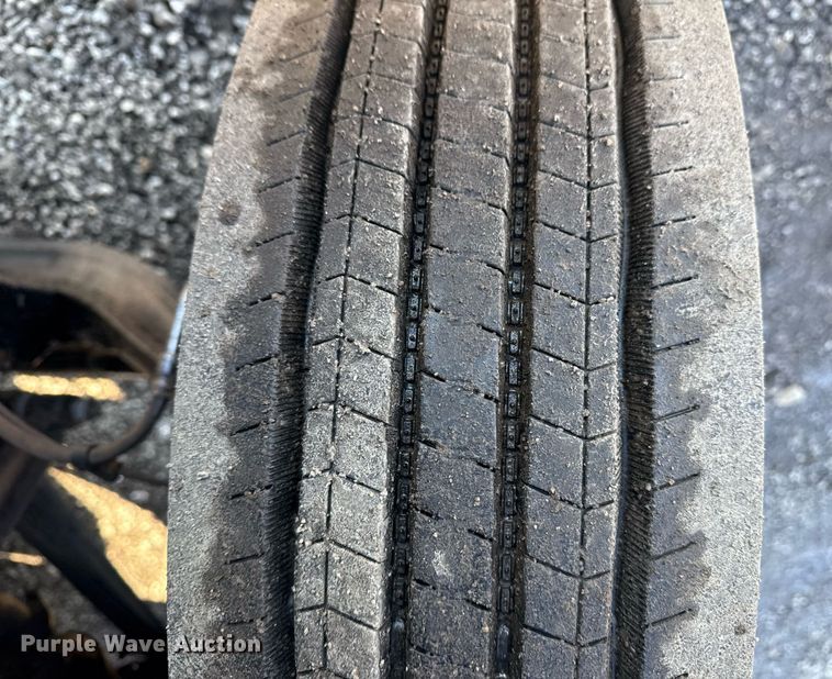 image for item EG2555 2016 Ford F650 Super Duty box truck