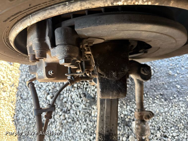 image for item EG2555 2016 Ford F650 Super Duty box truck