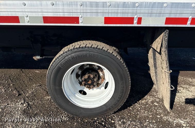 image for item EG2555 2016 Ford F650 Super Duty box truck