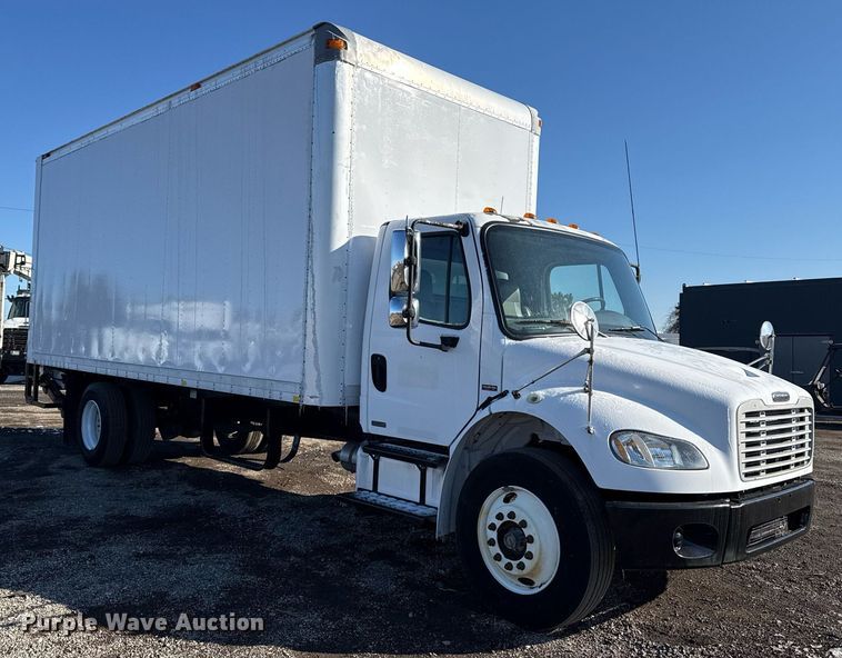 image for item EG2556 2007 Freightliner Business Class M2 box truck