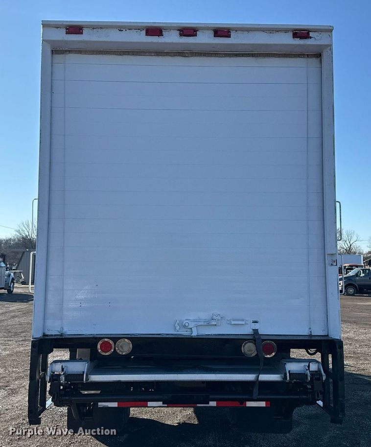 image for item EG2556 2007 Freightliner Business Class M2 box truck