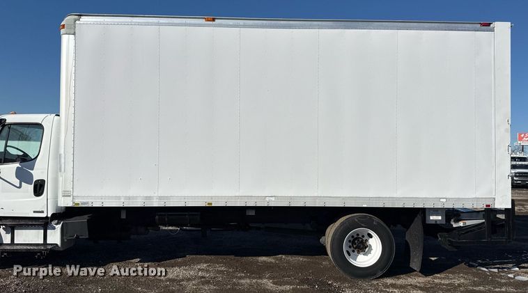 image for item EG2556 2007 Freightliner Business Class M2 box truck