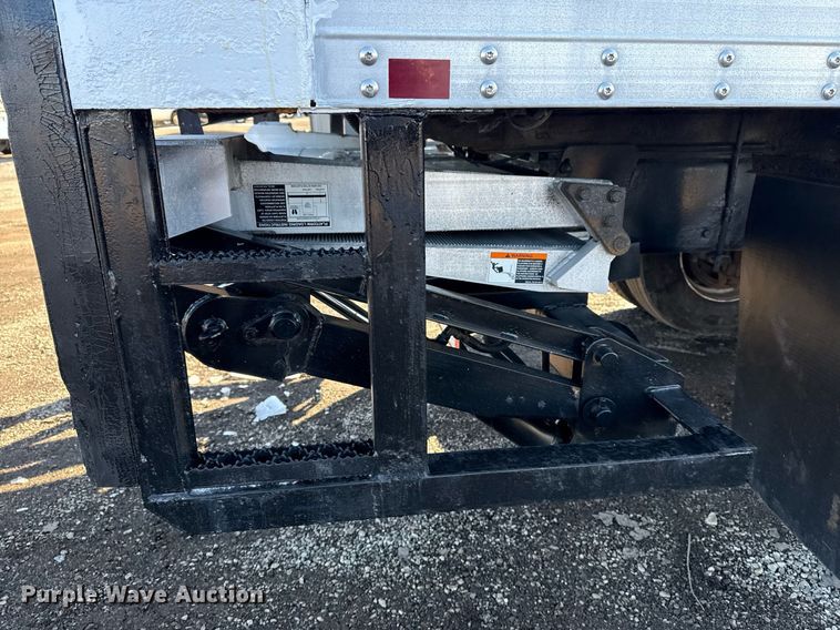 image for item EG2556 2007 Freightliner Business Class M2 box truck