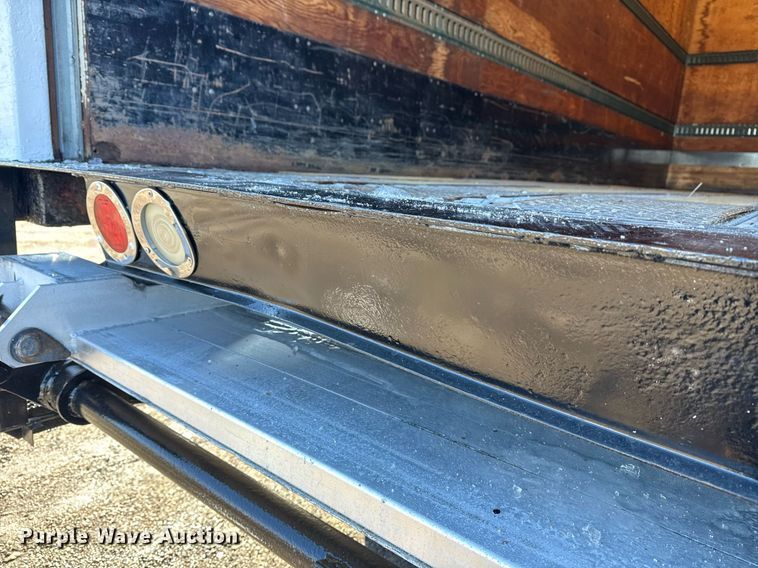 image for item EG2556 2007 Freightliner Business Class M2 box truck